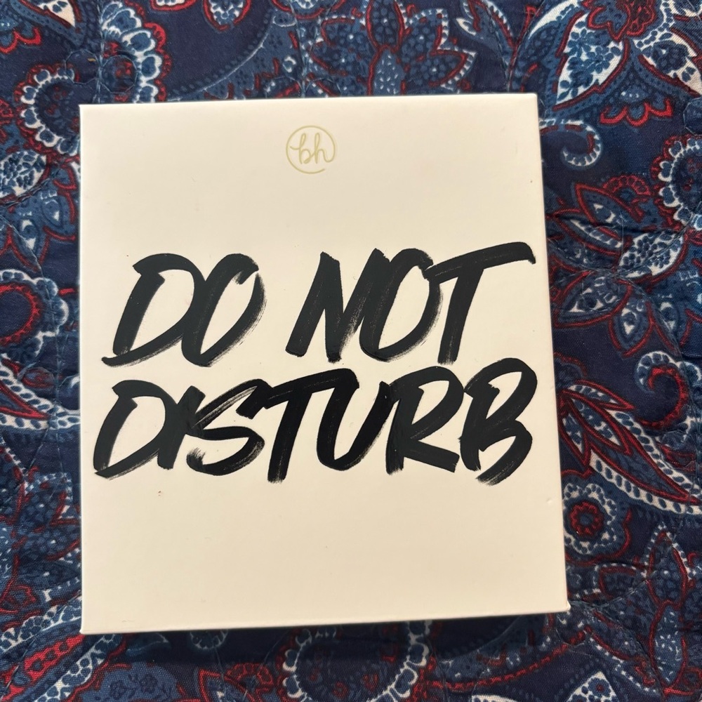 BH Cosmetics women’s Palette do not disturb